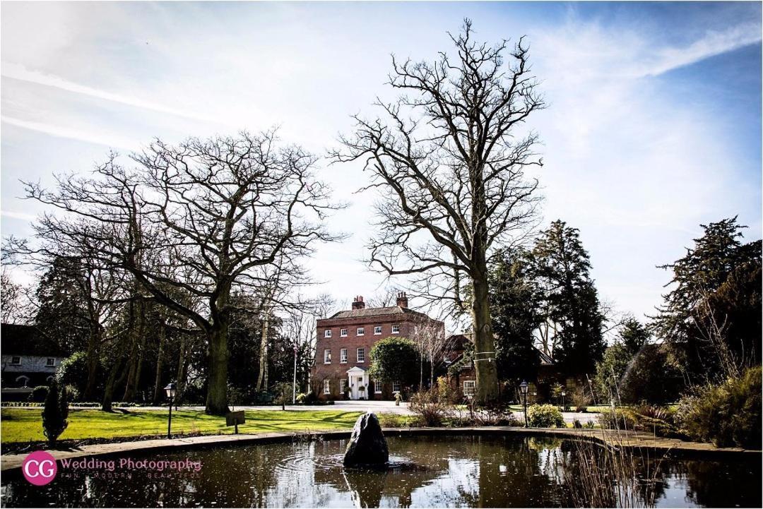 Mulberry House Guest House Ongar ภายนอก รูปภาพ