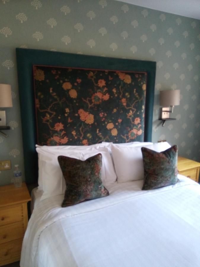 Mulberry House Guest House Ongar ภายนอก รูปภาพ