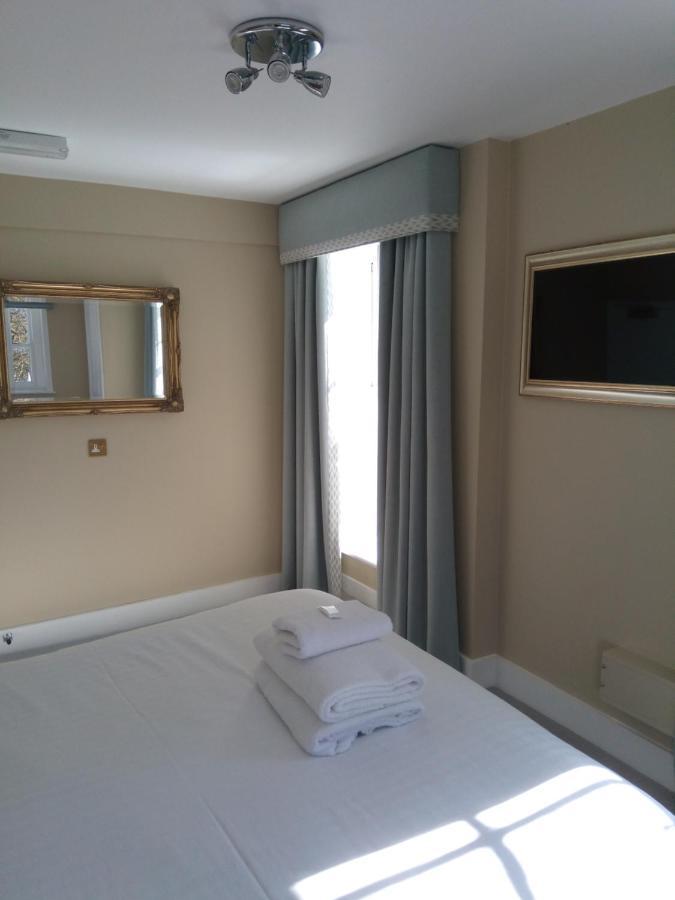 Mulberry House Guest House Ongar ภายนอก รูปภาพ