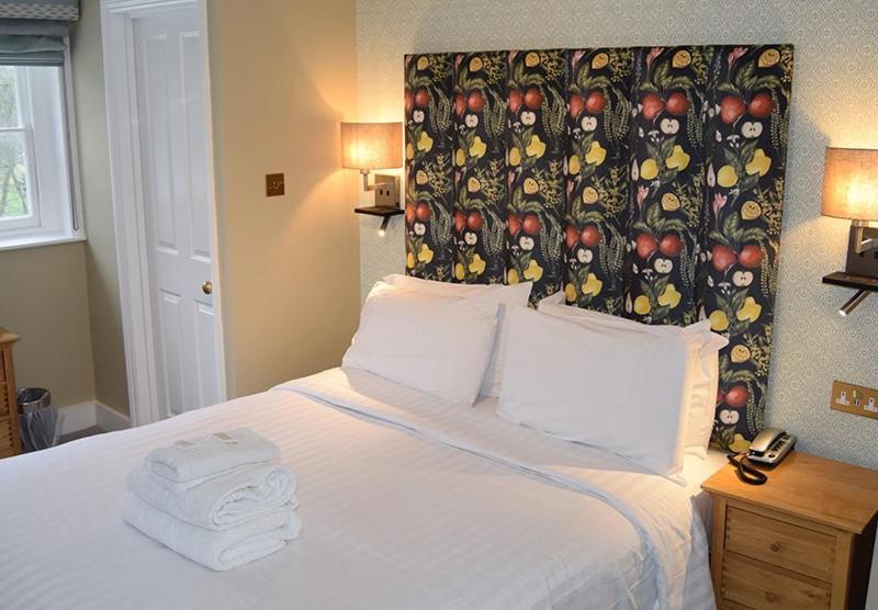 Mulberry House Guest House Ongar ภายนอก รูปภาพ