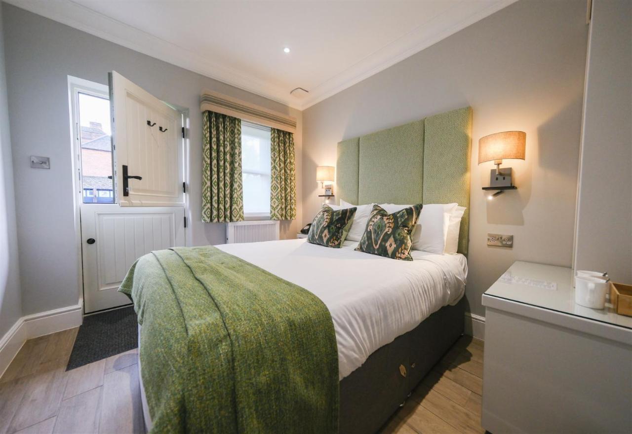 Mulberry House Guest House Ongar ภายนอก รูปภาพ