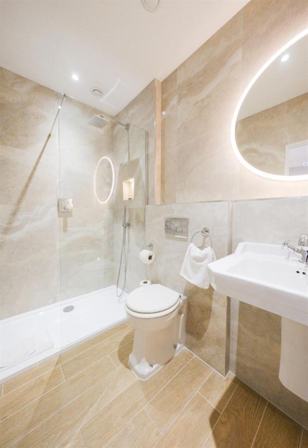Mulberry House Guest House Ongar ภายนอก รูปภาพ