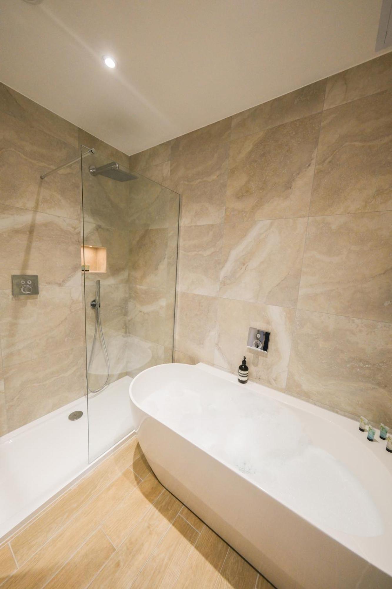 Mulberry House Guest House Ongar ภายนอก รูปภาพ