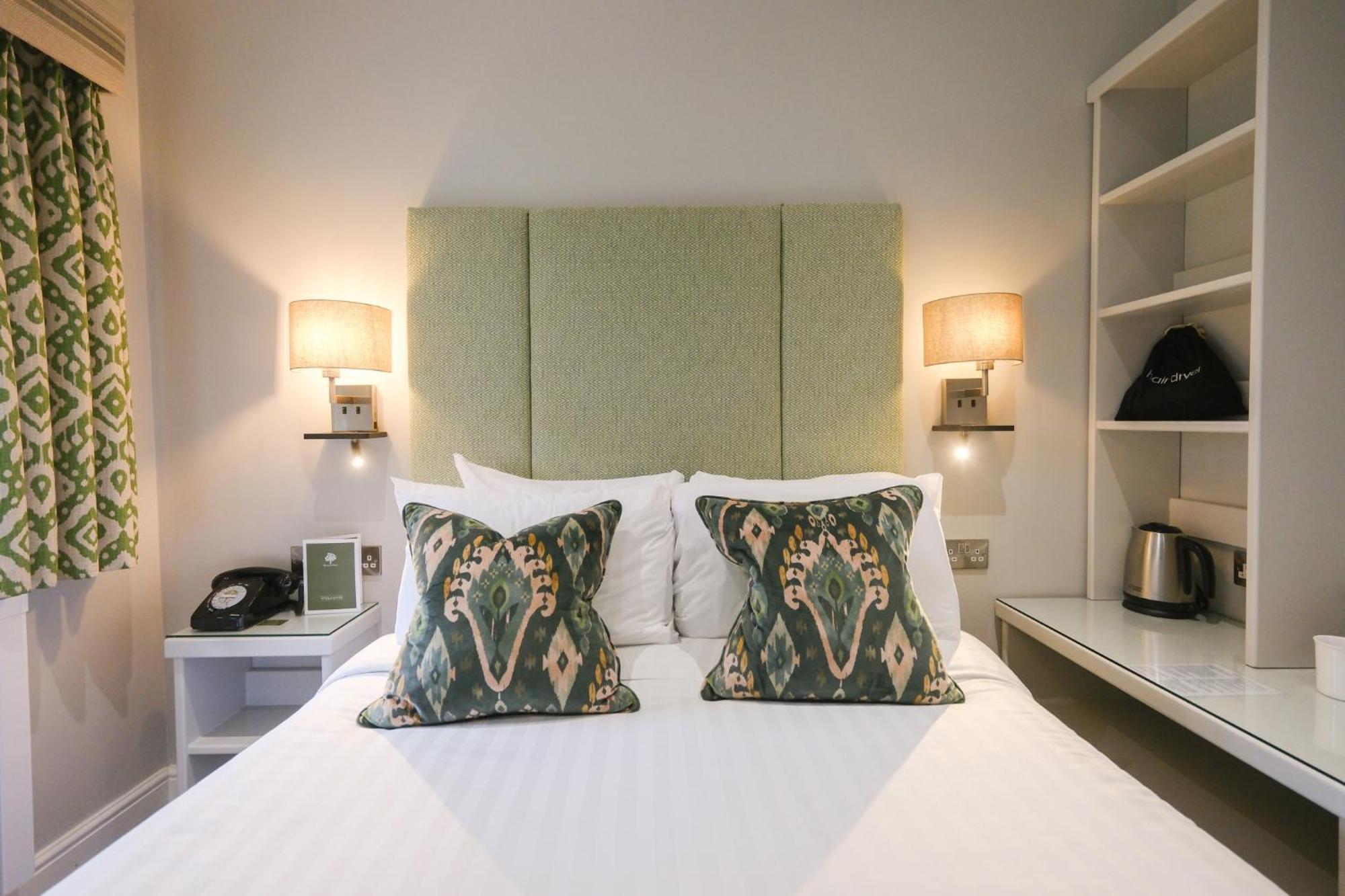 Mulberry House Guest House Ongar ภายนอก รูปภาพ