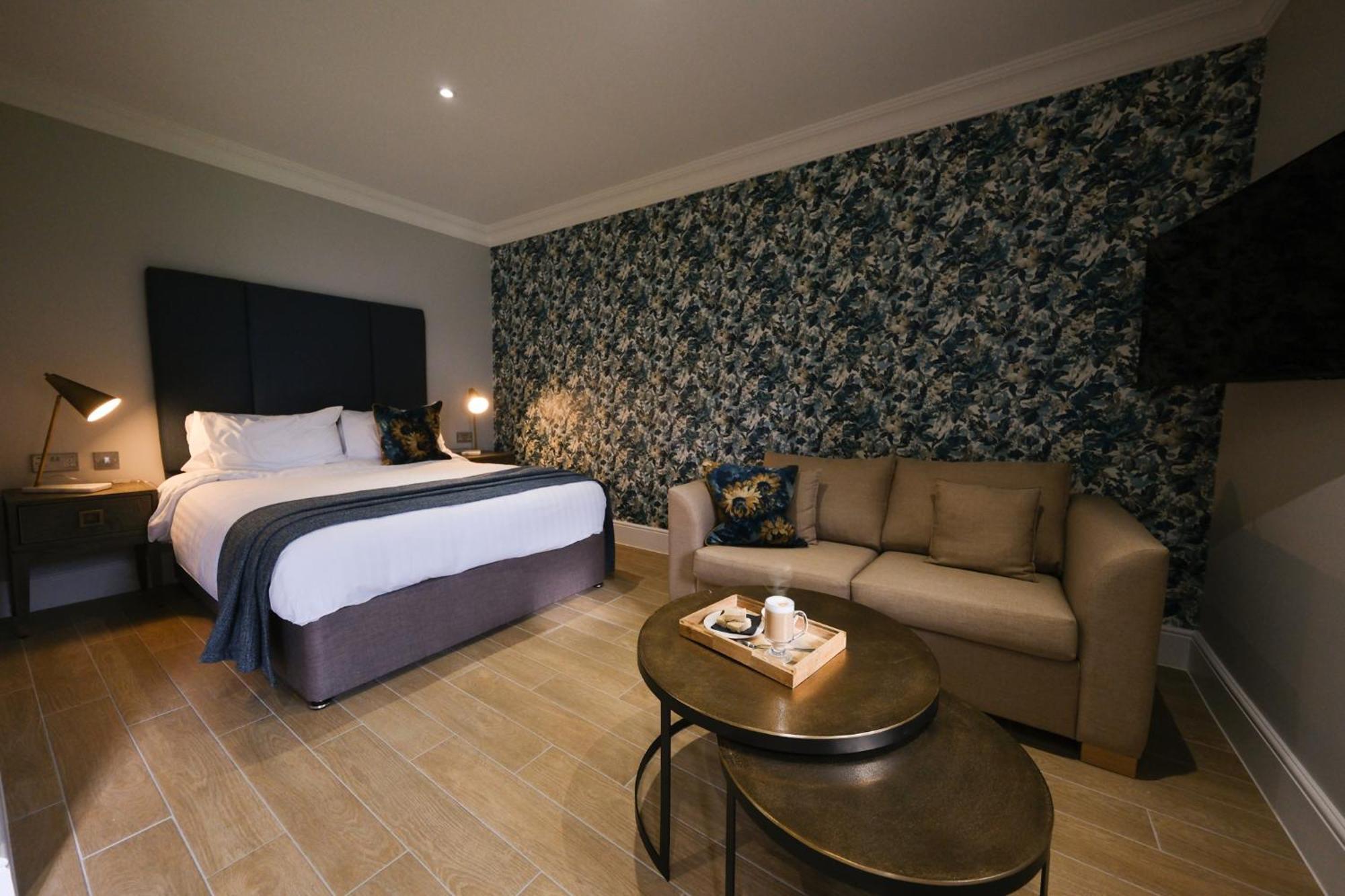 Mulberry House Guest House Ongar ภายนอก รูปภาพ