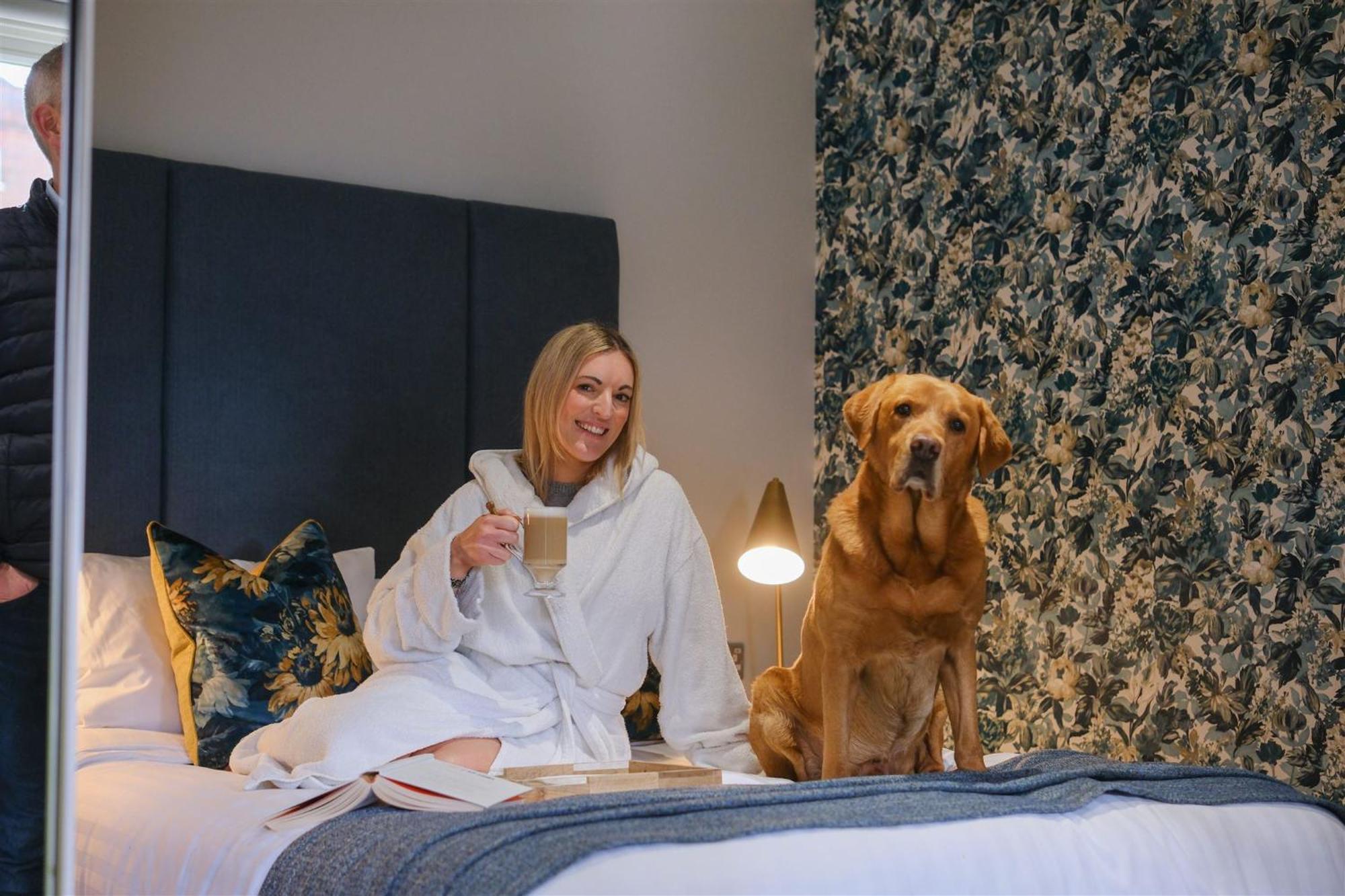 Mulberry House Guest House Ongar ภายนอก รูปภาพ