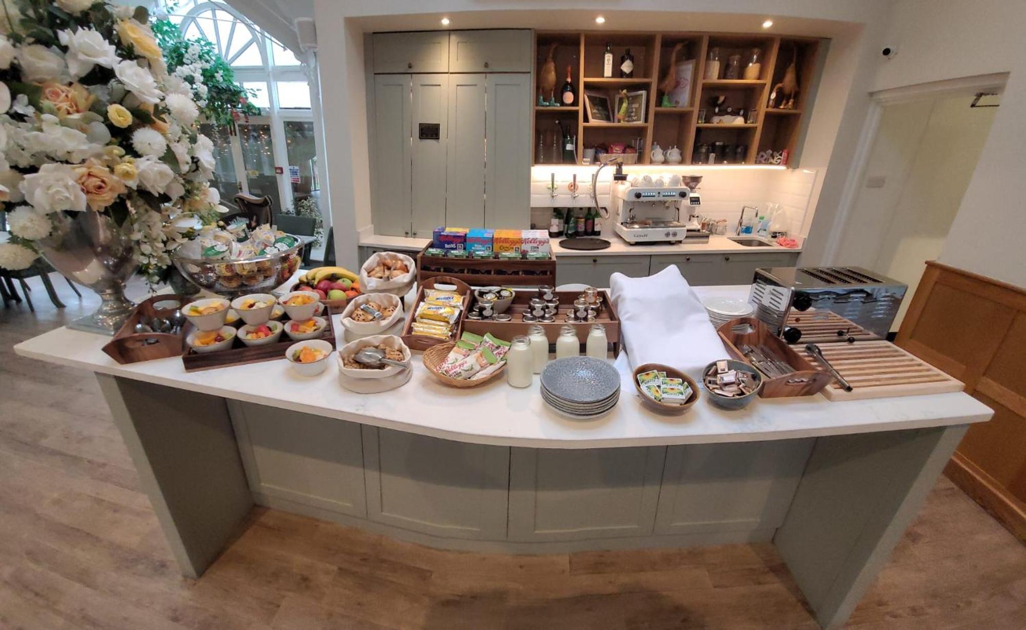 Mulberry House Guest House Ongar ภายนอก รูปภาพ