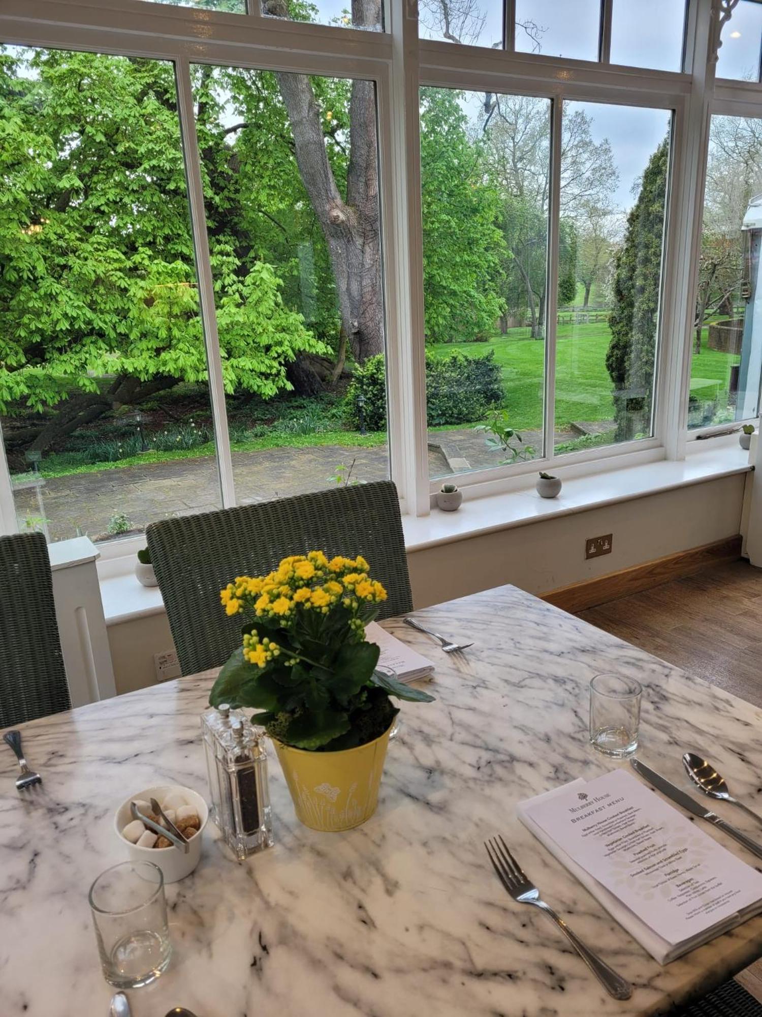 Mulberry House Guest House Ongar ภายนอก รูปภาพ