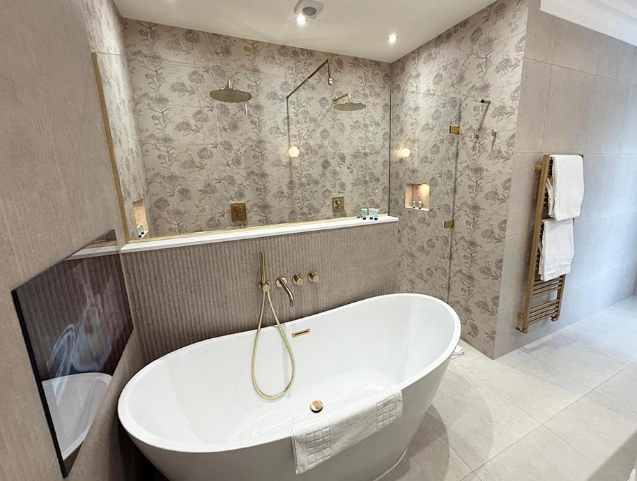 Mulberry House Guest House Ongar ภายนอก รูปภาพ